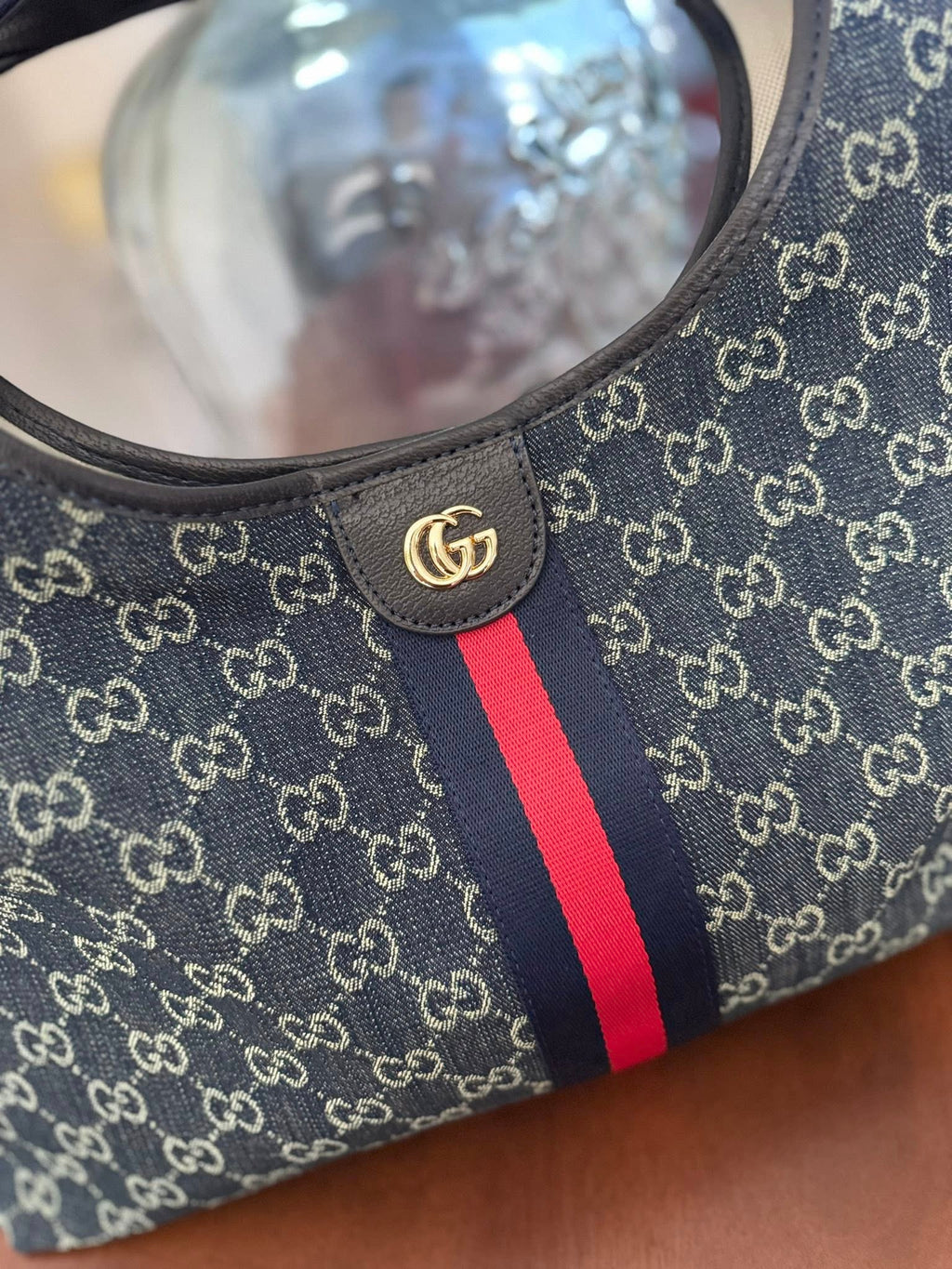 Large tote in blue/red with strap and pouch