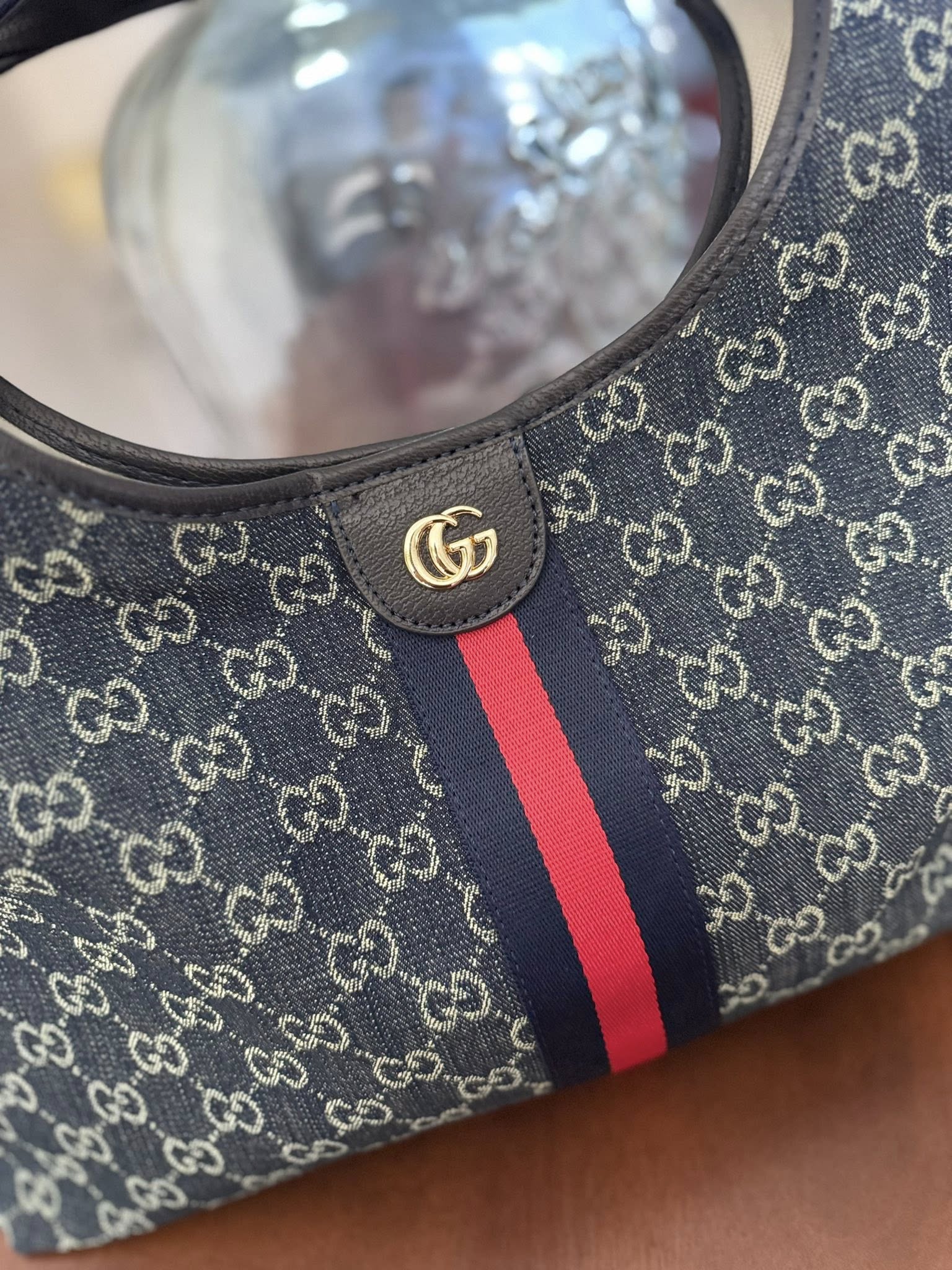 Large tote in blue/red with strap and pouch