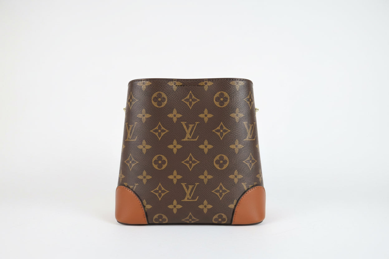 Small bucket brown purse