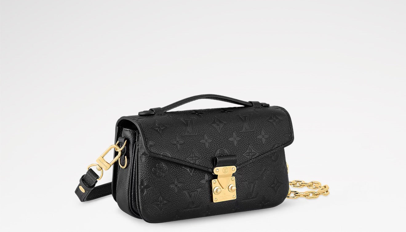 Black mini pochette