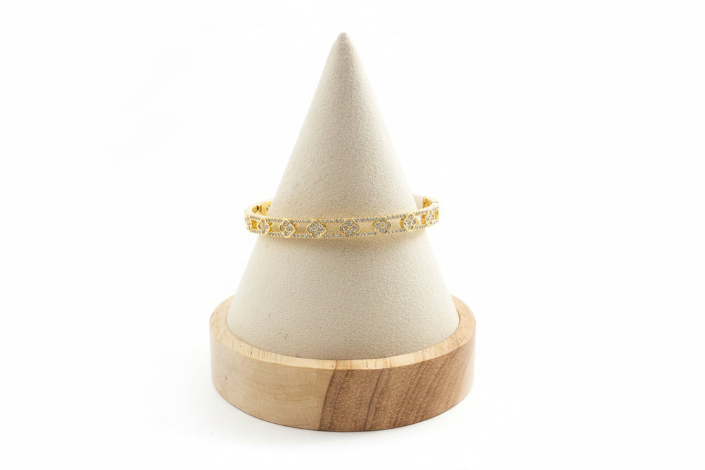 Clover cutout gold bangle